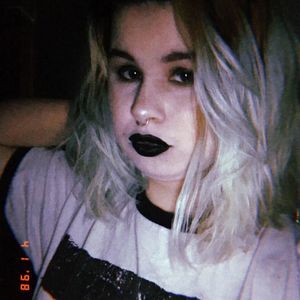 Meet your Posher, Lola